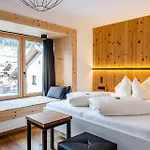 Chamins Apartament *